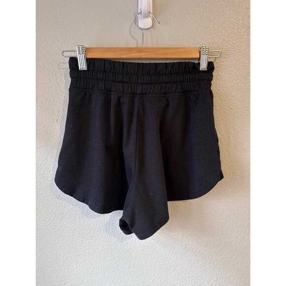 Vuori Black Women's Athletic Performance Shorts with Pockets Size Small - Picture 6 of 6